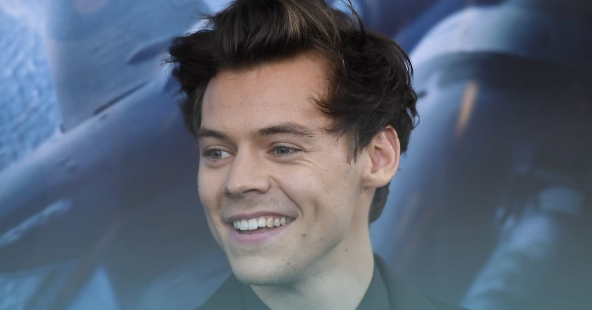 Harry Styles,29, Takes Up A New Bald Head Look: Fans Shocked